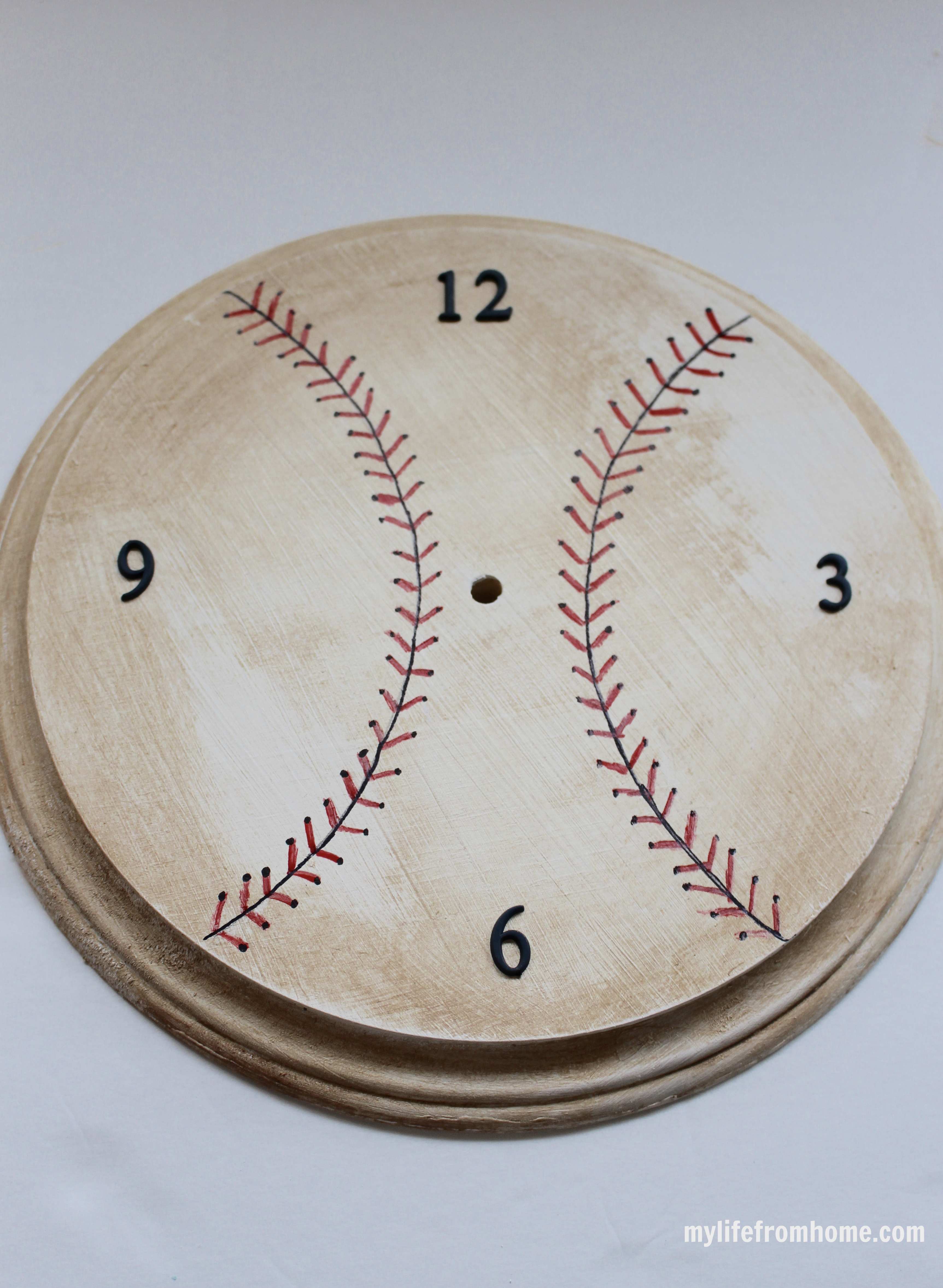 DIY Baseball Clock by www.whitecottagehomeandliving.com