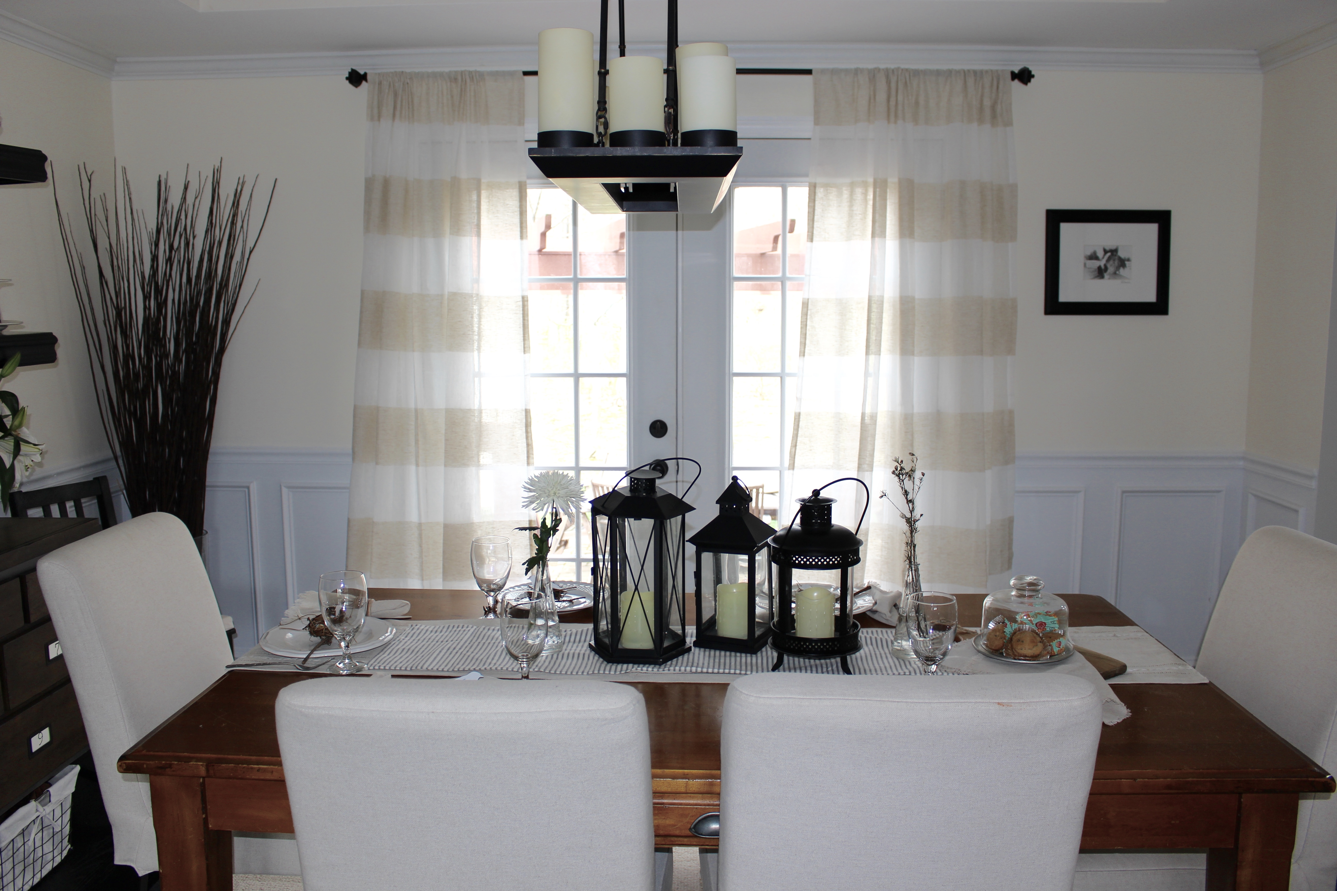 Dining Room for Spring by www.whitecottagehomeandliving.com