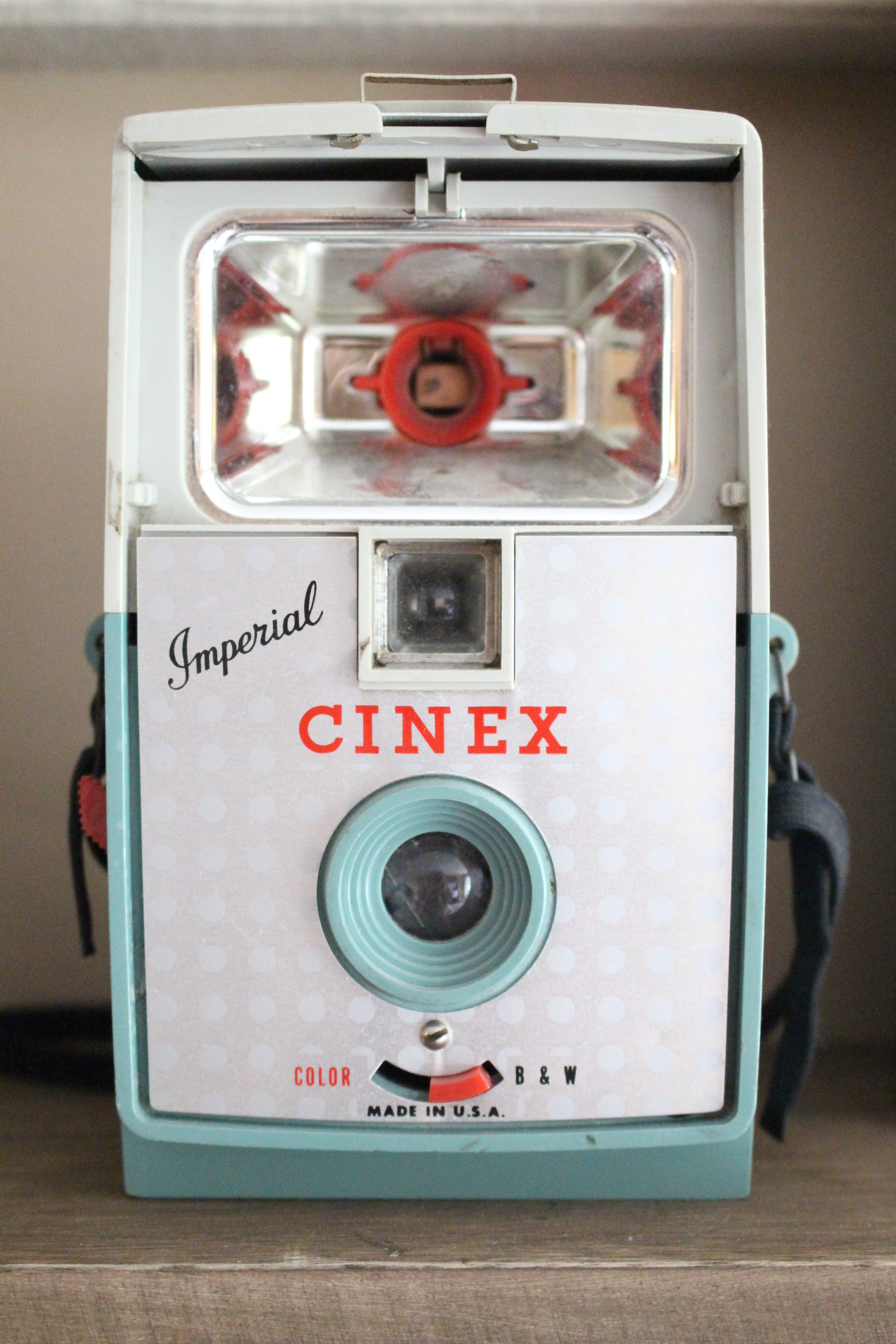 Vintage camera collection | decor | vintage collection | displaying collectibles | old cameras