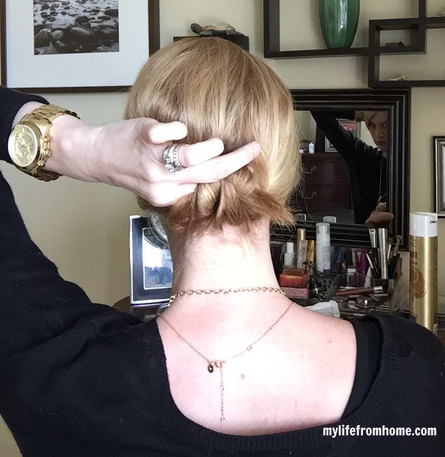 10-minute hair style by www.whitecottagehomeandliving.com