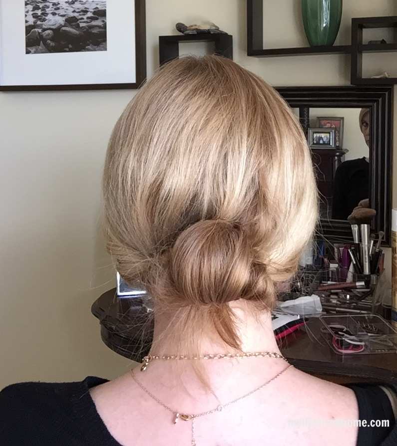 10-minute hair style by www.whitecottagehomeandliving.com