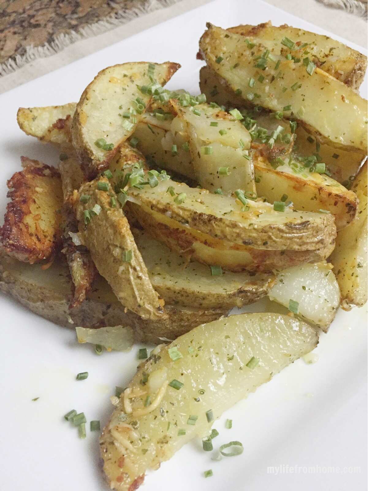 Parmesan Ranch Potato Wedges by www.whitecottagehomeandliving.com