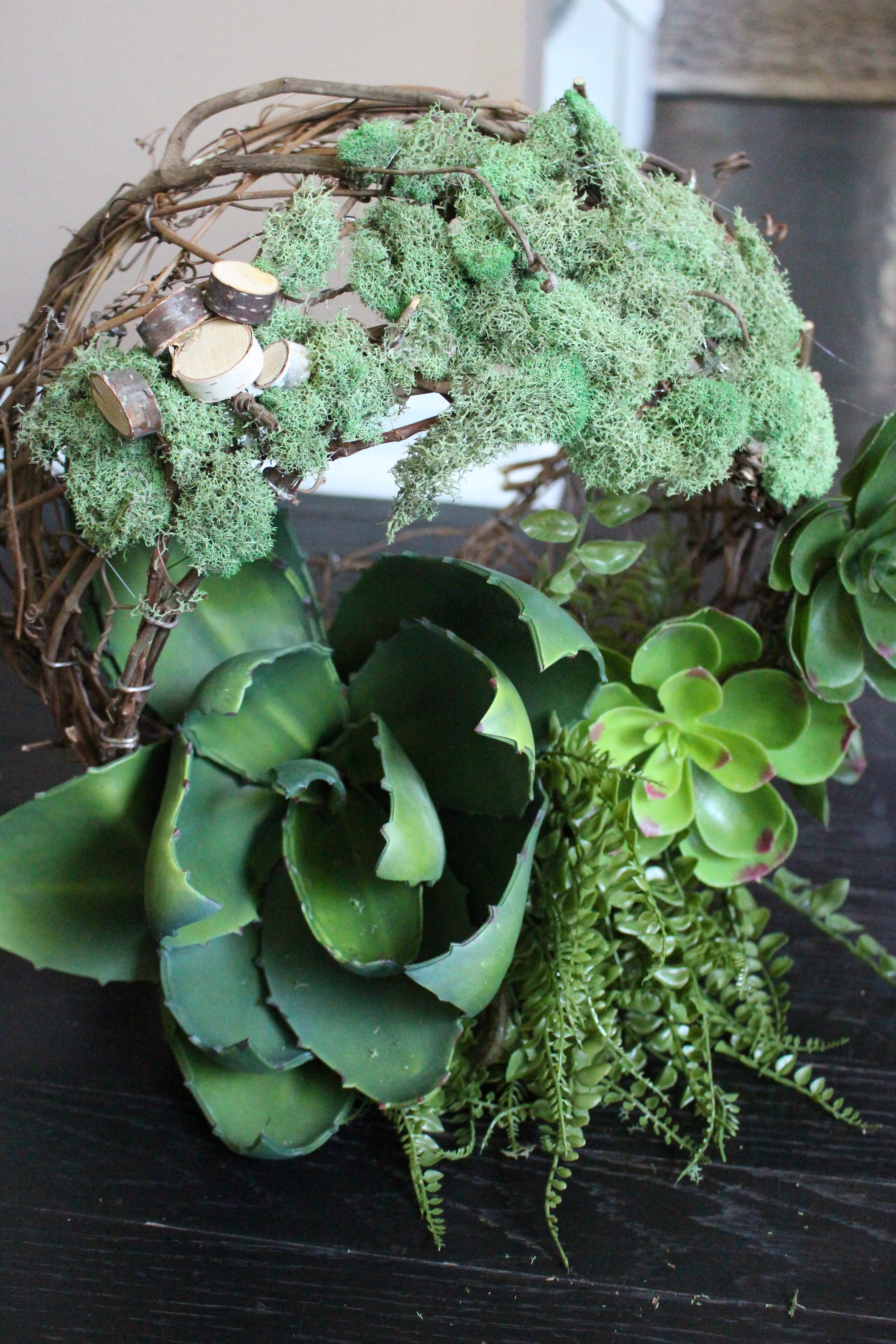 Succulent Door Wreath by www.whitecottagehomeandliving.com
