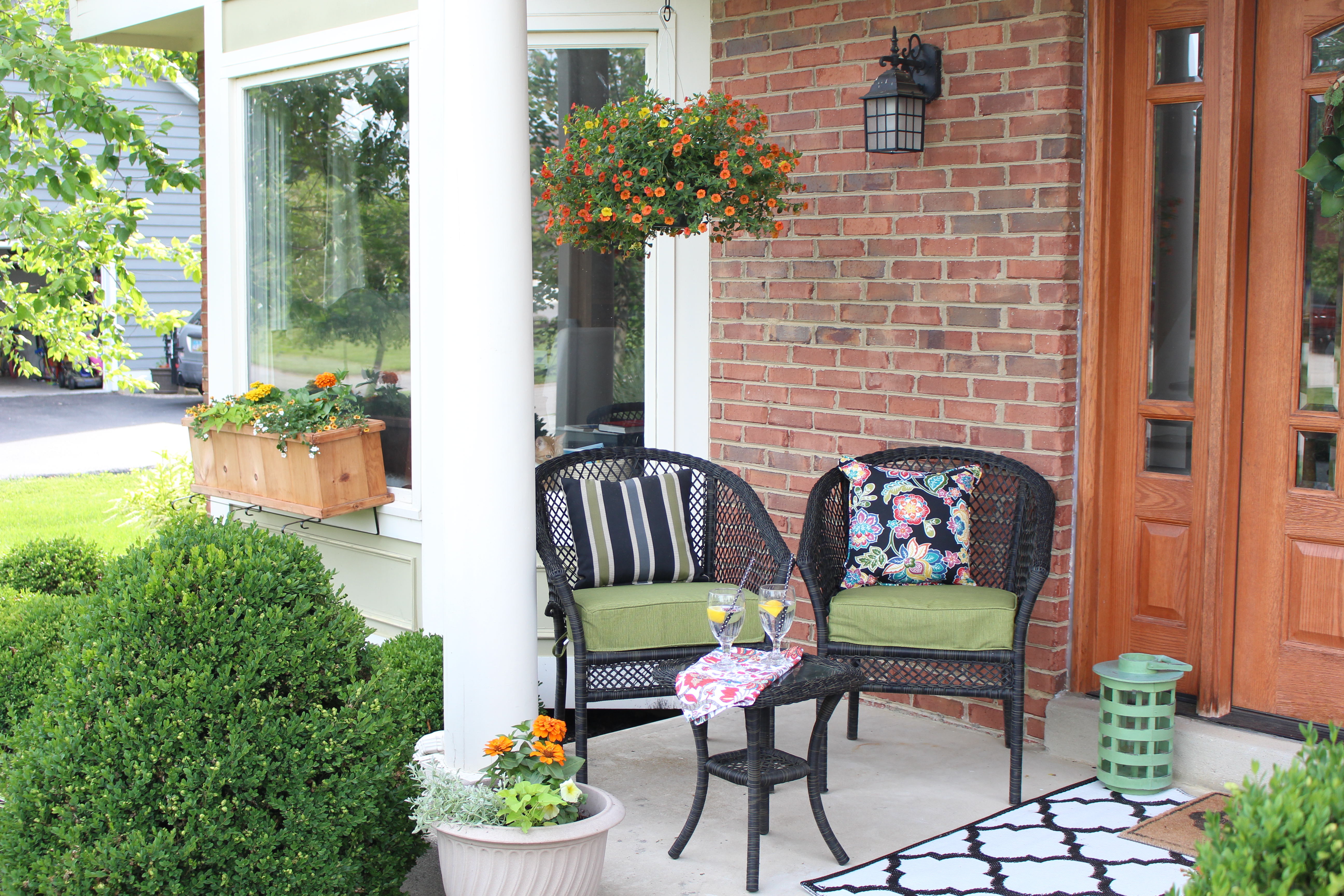 Front Porch Refresh by www.whitecottagehomeandliving.com