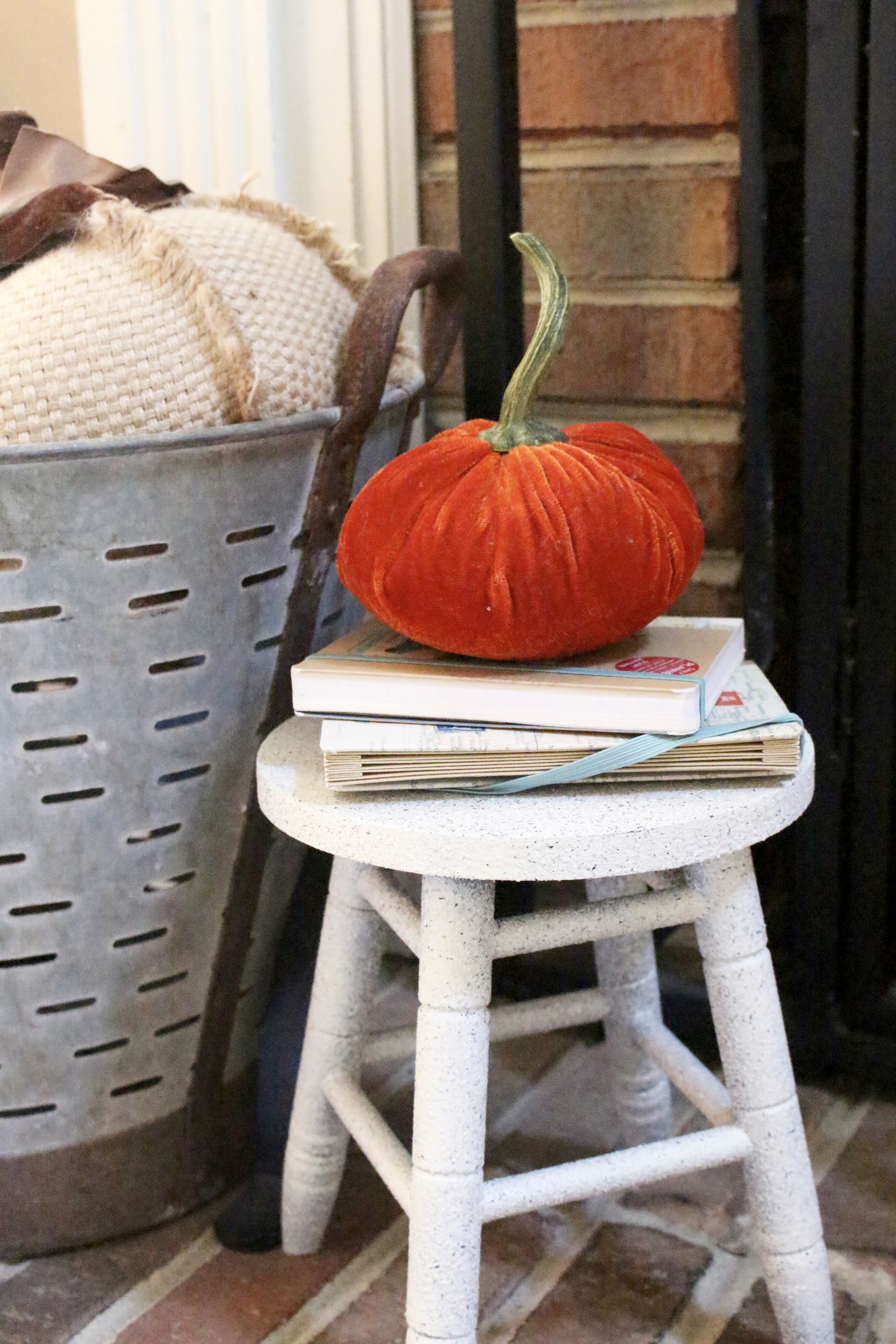 Fall Mantel Ideas | Autumn Decor | Fall Decor | Decorating for Fall | Mantel | Book theme | Books | Fall Ideas | Pumpkins