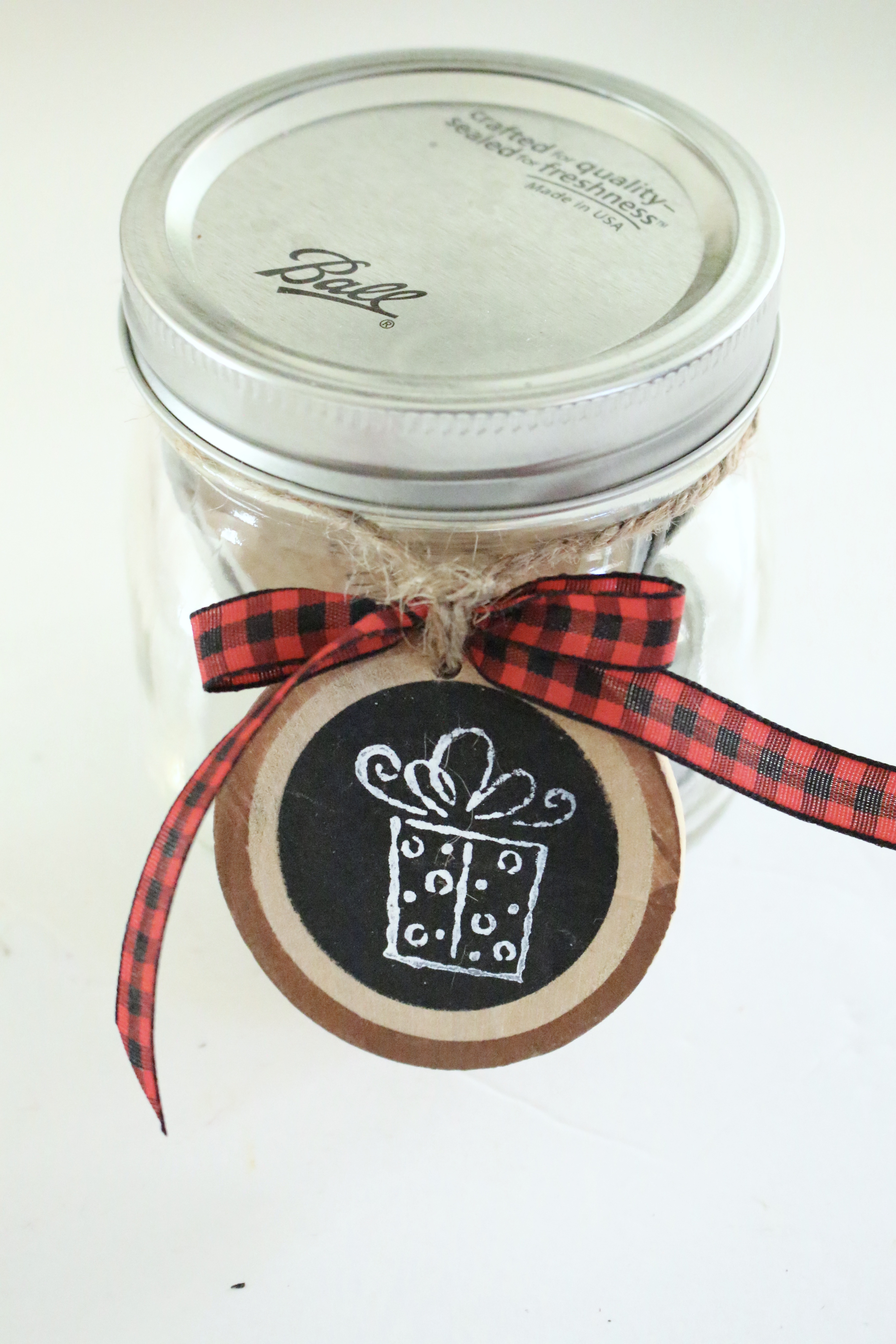 DIY Wood Slice Gift Tags- Holidays- Gift Tags- Wood Slice Craft- Make Your own Gift Tag- Wood Slice Ornaments- Mason Jars- Rubber Stamp Crafts