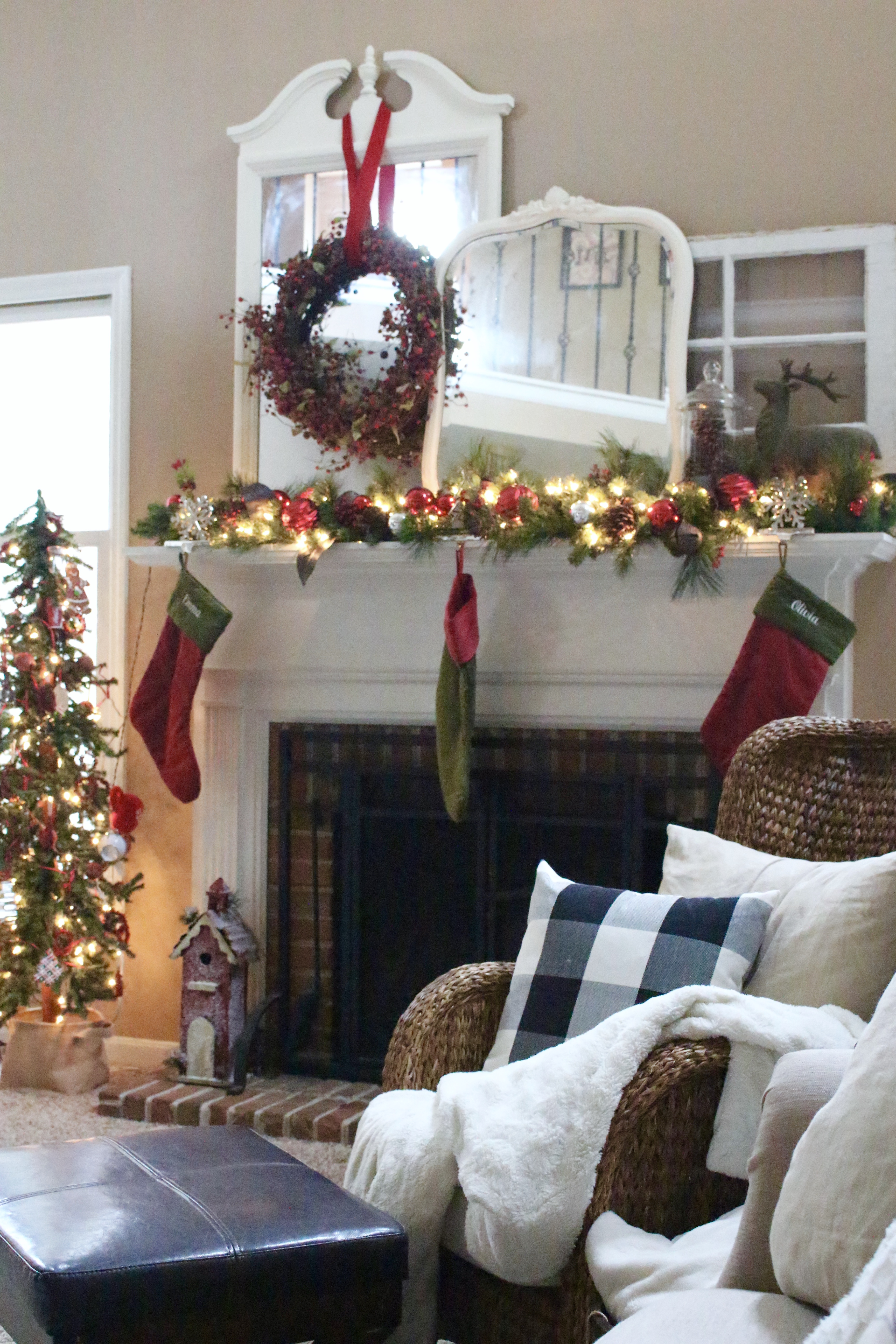 Christmas tour- holidays- decorating- home decor ideas for Christmas- Christmas home tour- holiday home- decorating for Christmas- holiday decorating