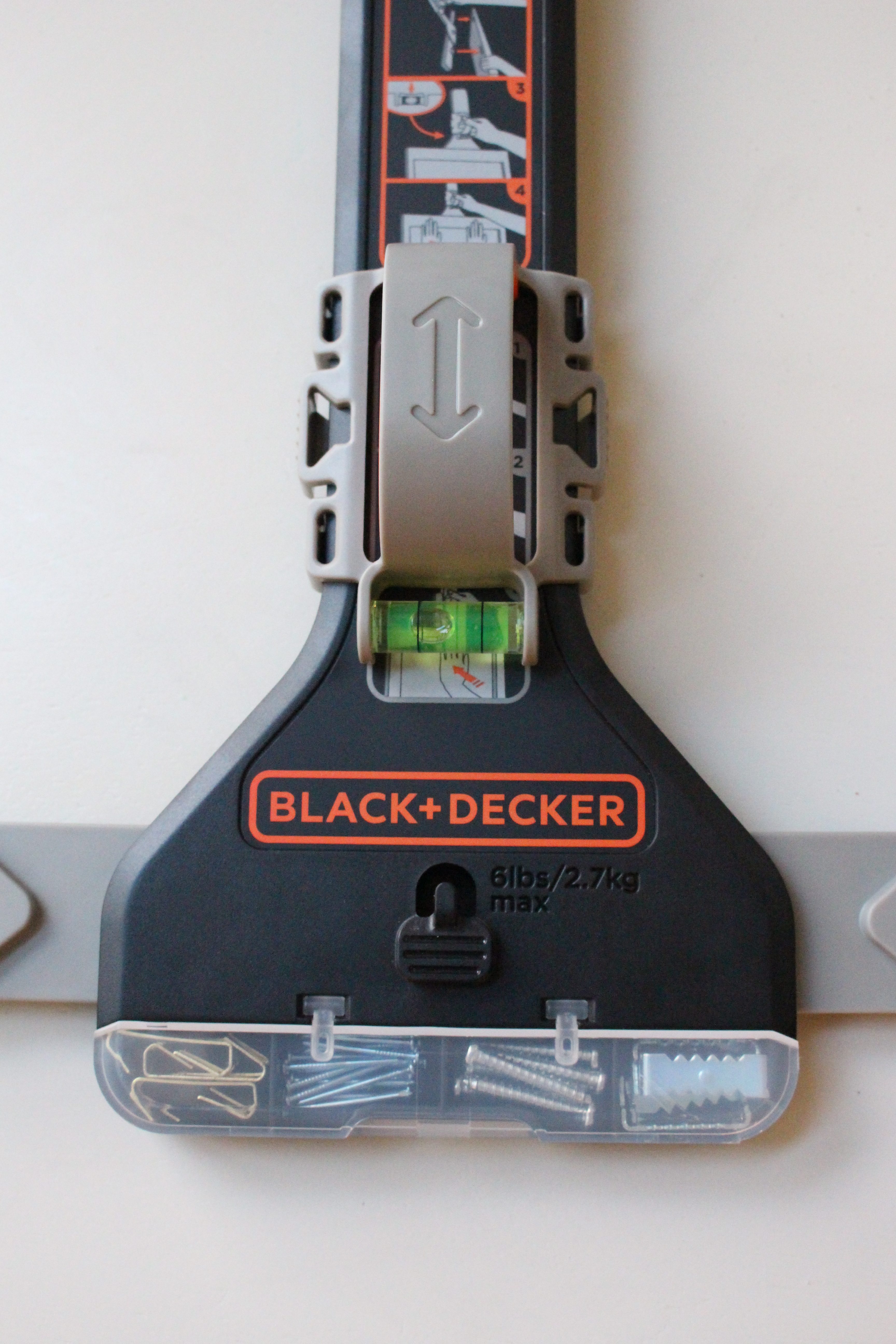 BLACK+DECKER BDMKIT101C MarkIT Picture Hanging Tool Kit 