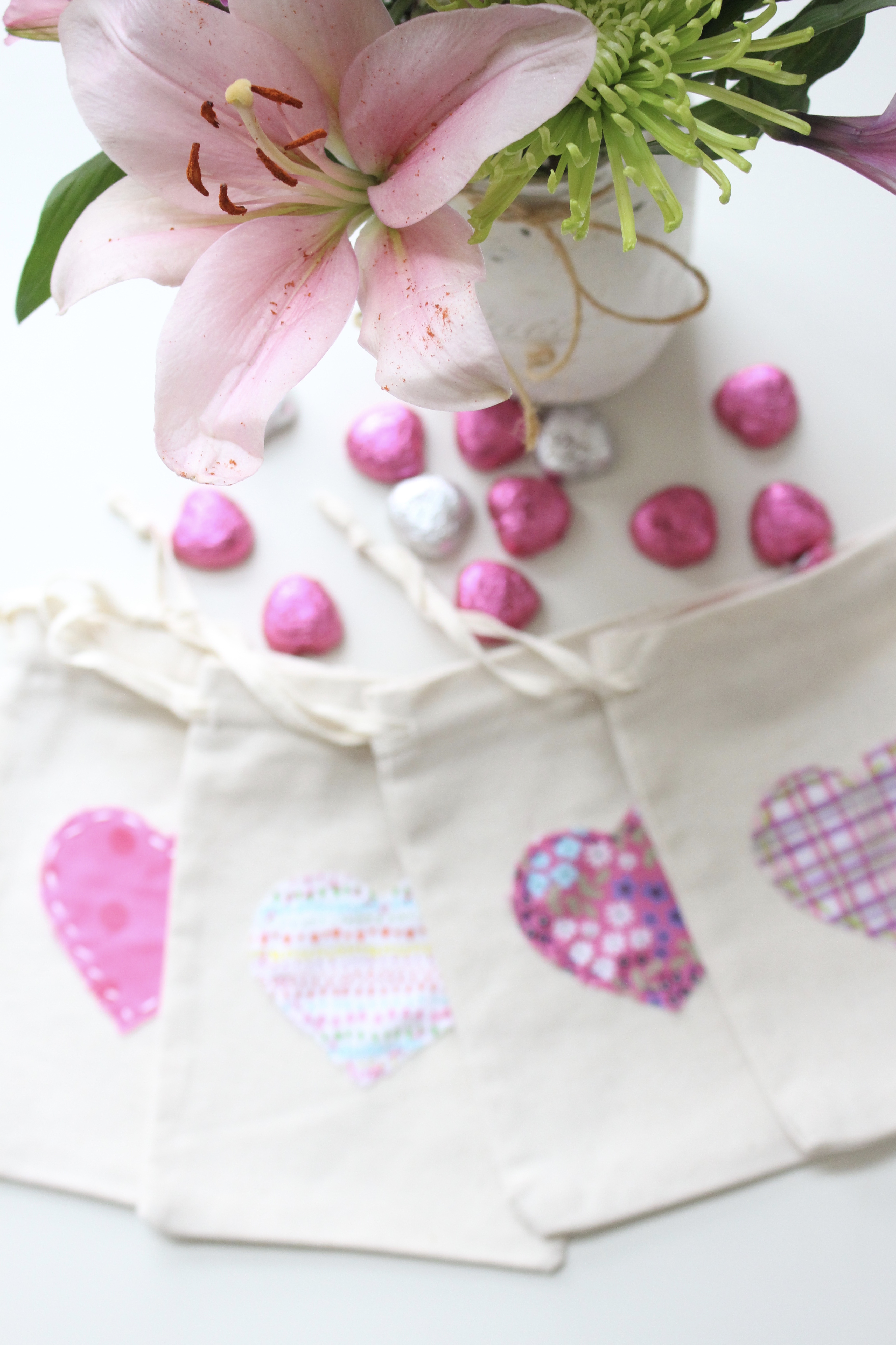 Valentine's Day Treat Bags- fabric hearts- holidays- goodie bags- treat bags- craft projects with fabric- easy sewing