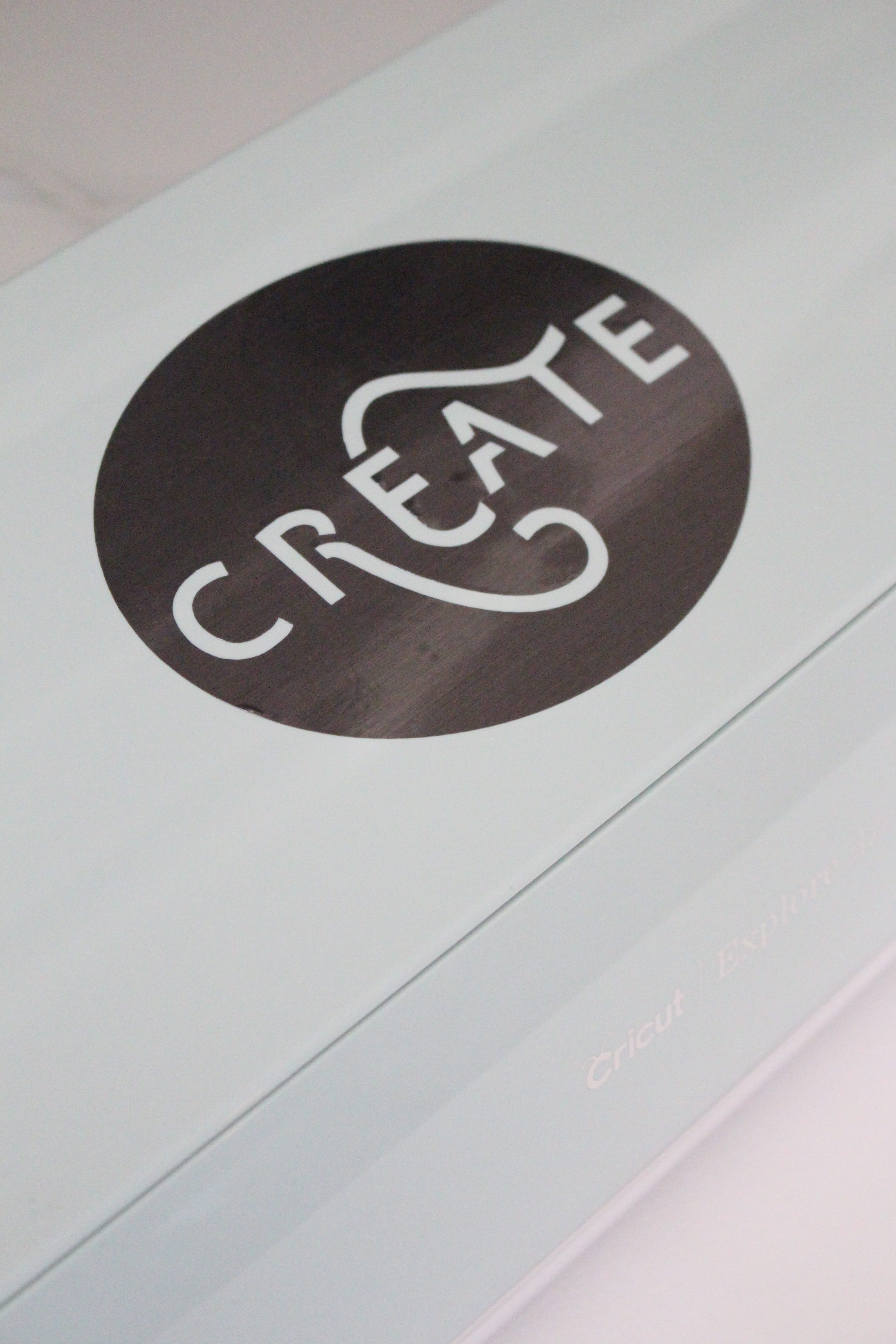 Cricut Explore Air 2- cutting machine- DIY- crafting machine- Cricut- using a writing and cutting machine for crafts