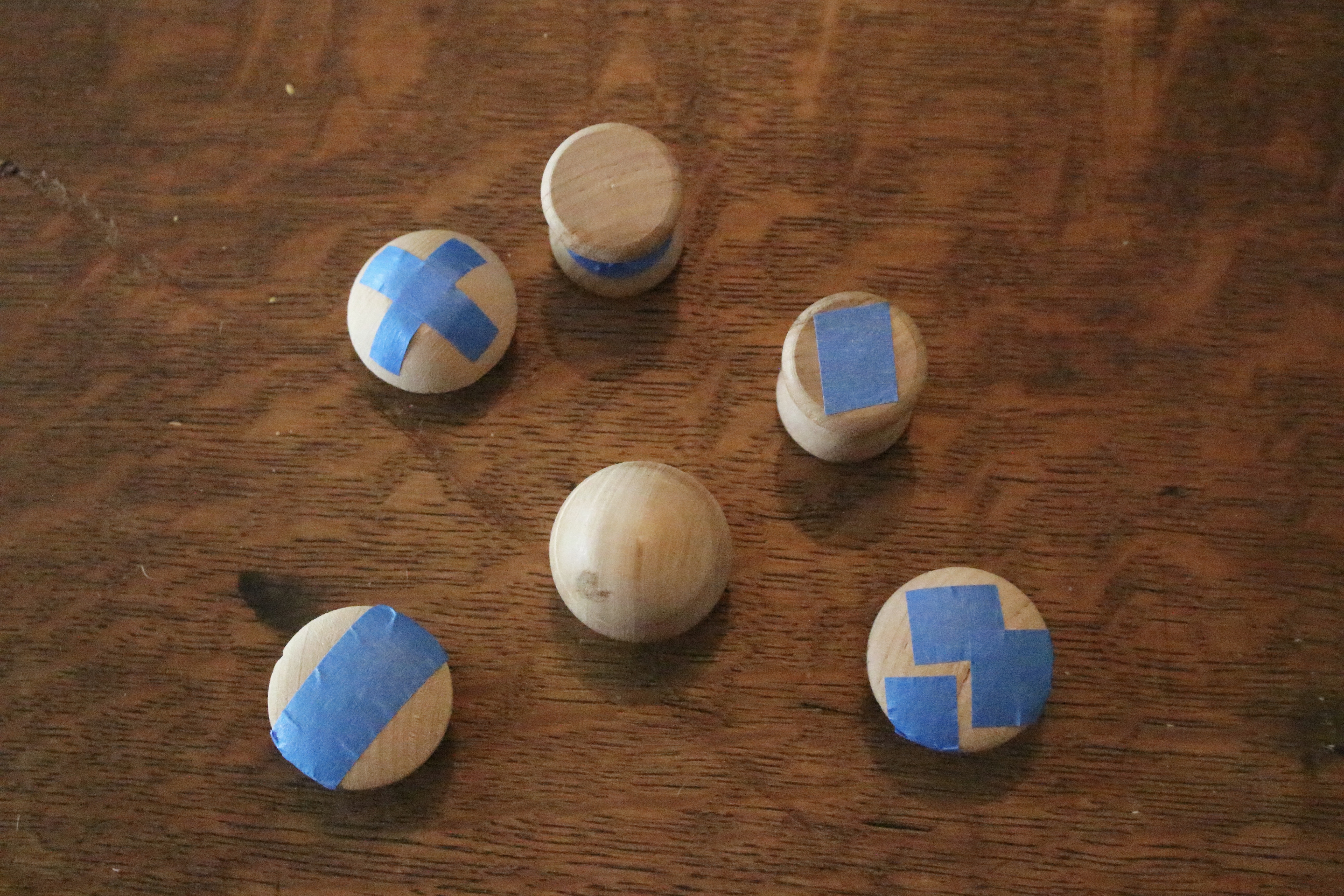 Magnets made from wooden knobs, metallic spray paint, magnets, geometric magnets, wooden knobs, refrigerator magnets, metallics, painted knobs, wooden, DIY designer magnets